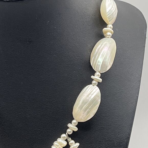 Vintage Unique Mother Of Pearl Bib Style Statement Necklace Pearl Accent Beads - Picture 5 of 6